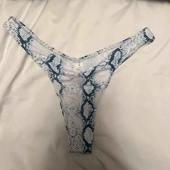 Ozei swim - unworn unused bikini set - Picture 3 of 3